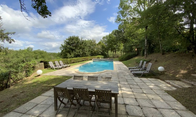 Bouzic House | With Heated Pool and Views, 15 km South of Sarlat