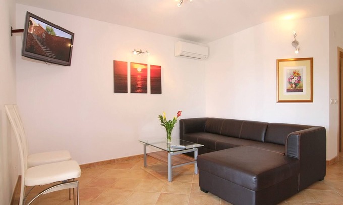 Brulo Apartment | With sea view in Apartment Bernstein in Porec.