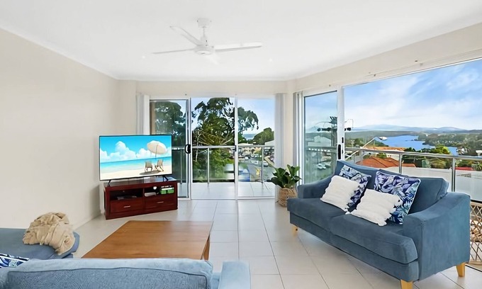Nambucca Heads Apartment | With stunning ocean views and open living, enjoy the coastal lifestyle of Beauty on Bowra.