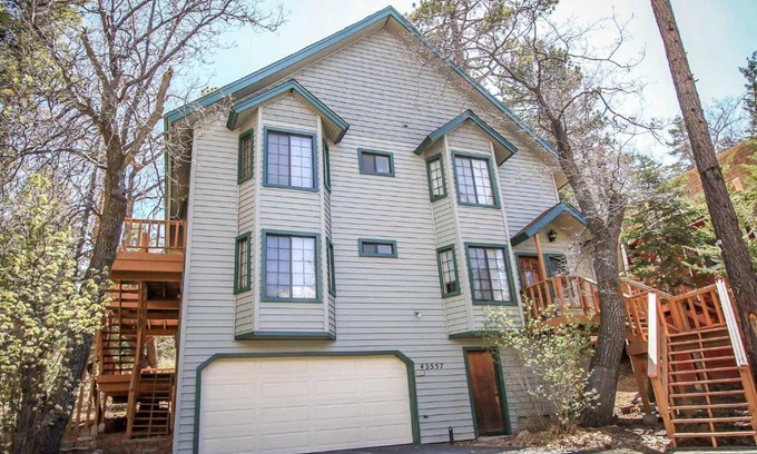 Upper Moonridge House | Wodehouse-1057 by Big Bear Vacations