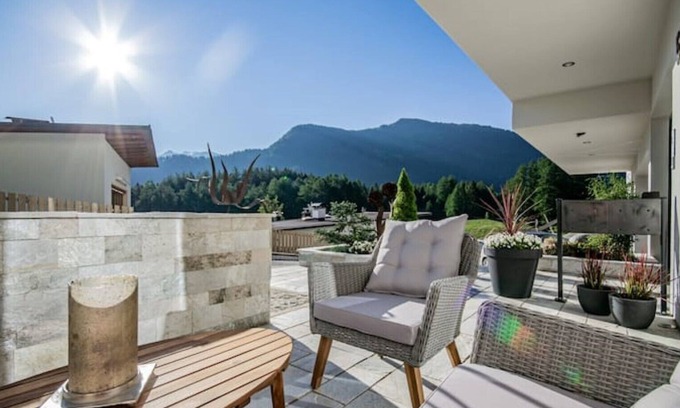 Gries am Brenner Apartment | Wohnung C&C / mit Terrasse mit Herrlichem Blick in die Berge