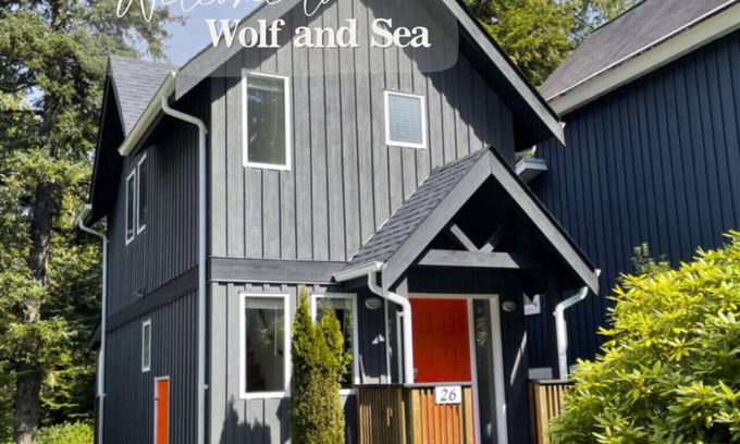 Ucluelet Apartment | *Wolf and Sea- Ukee, 4PAX, 1Bed