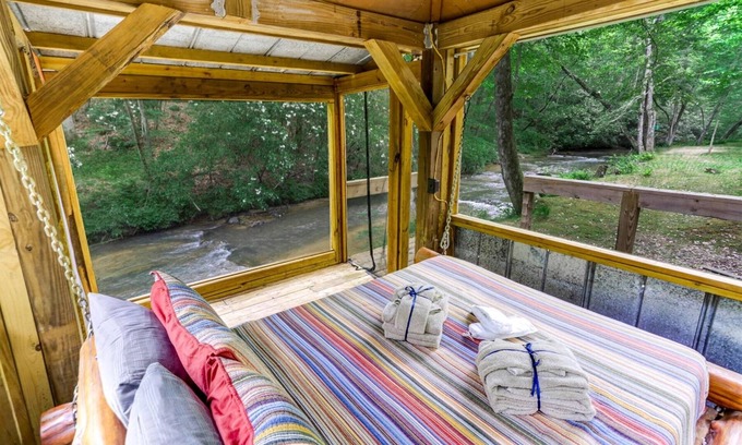 Mineral Bluff Cabin | Wolf Creek Haven - Rustic Outdoor Kitchen, Swinging Porch Bed on Rushing Creek