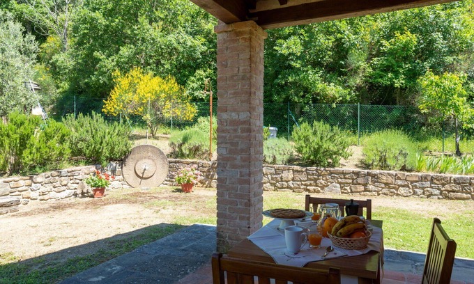 Castiglion Fiorentino House | Wonderful private villa for 3 guests with WIFI, private pool, TV, terrace, pets allowed and park.