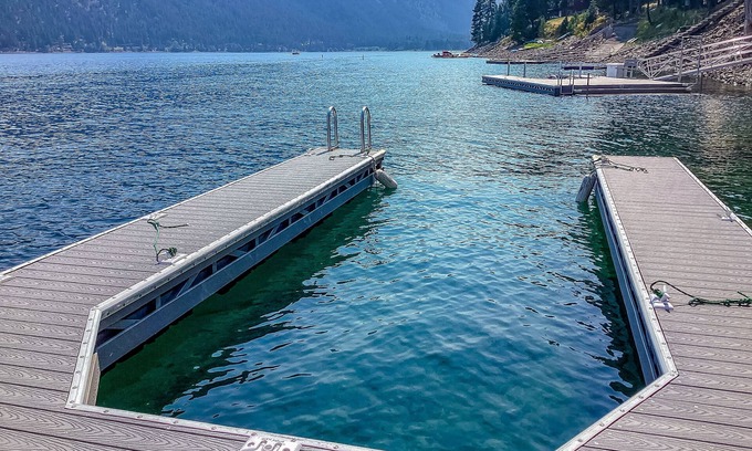 Joseph House | Wonderful home right on the lake with private dock, fireplace & washer/dryer