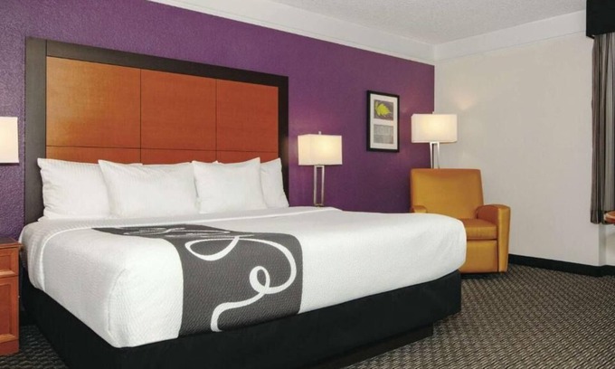 Guasti House | Wonderful Place! 2 Family-friendly Units, Near Toyota Arena! Free Parking!