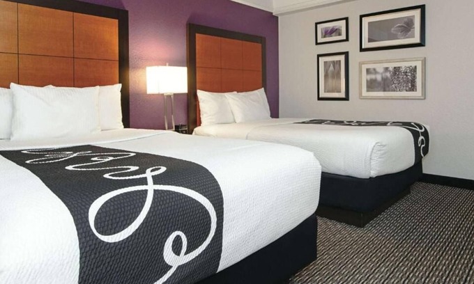 Guasti House | Wonderful Place To Stay! 2 Spacious Units Near iFLY Indoor Skydiving!