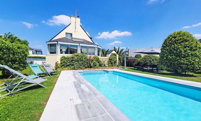 Auray Quiberon Terre Atlantique House | Wonderful private villa for 8 people with WIFI, private pool, TV, terrace and pets allowed