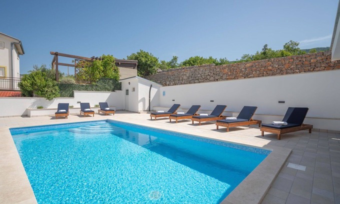 Klenovica House | Wonderful private villa for 16 guests with WIFI, private pool, A/C, TV and terrace