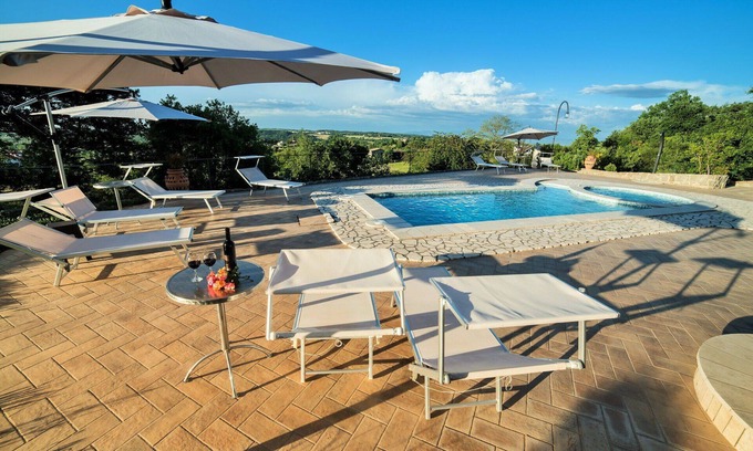 Montefiascone Villa | Wonderful private villa with private pool, WIFI, hot tub, A/C, TV, patio and panoramic view