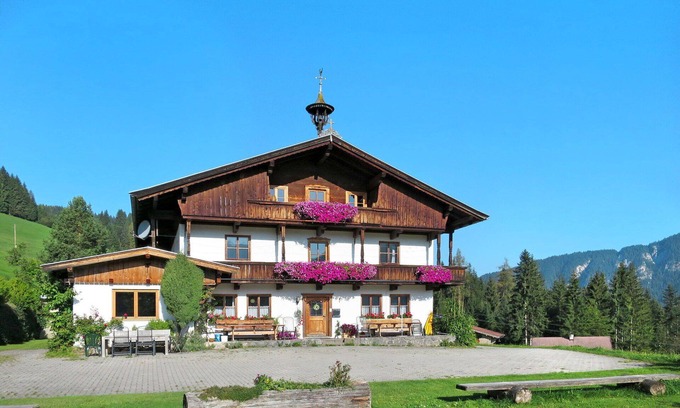 Sonnenberg Villa | Wonderful private villa for 41 people with WIFI, TV and terrace