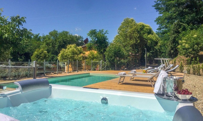 Montevarchi Villa | Wonderful private villa for 12 people with private pool, A/C, hot tub, WIFI, TV and parking