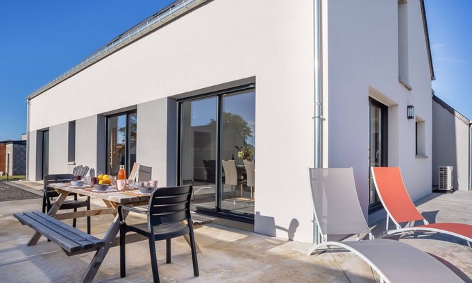 Bolleville House | Wonderful private villa for 10 people with WIFI, TV, terrace and pets allowed