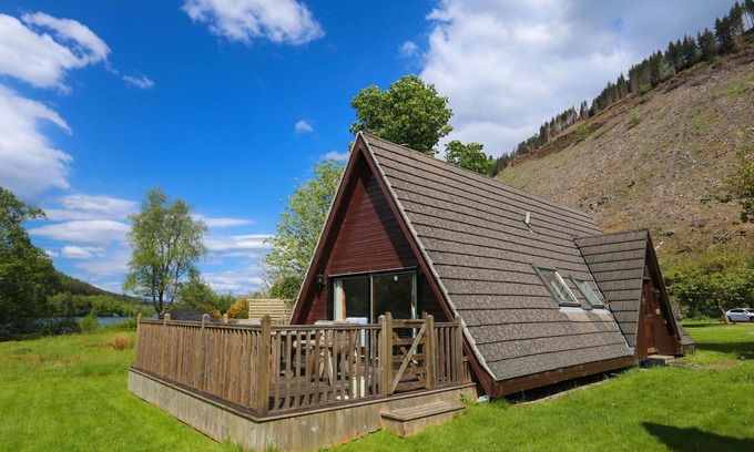 South Laggan House | Wonderful private villa with WIFI, TV, terrace, pets allowed, panoramic view and parking