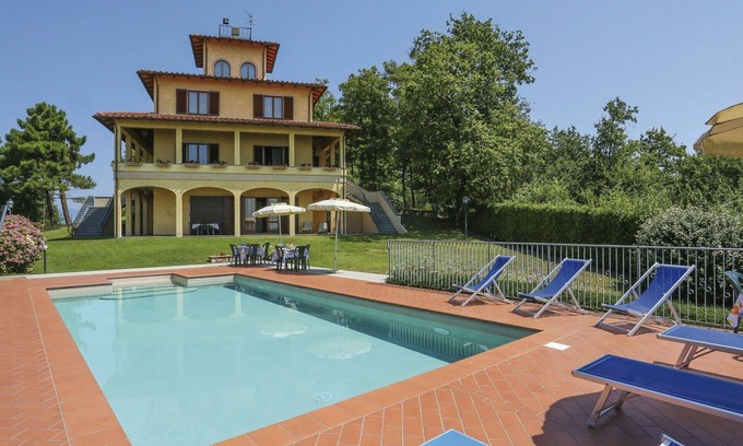 Giugnano Villa | Wonderful private villa for 16 people with private pool, WIFI, TV, terrace, pets allowed and par.