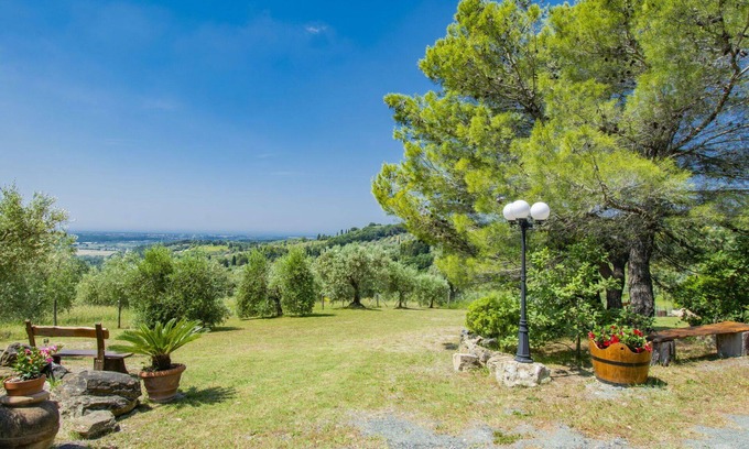 Riparbella House | Wonderful private villa for 5 people with TV, patio, pets allowed and parking