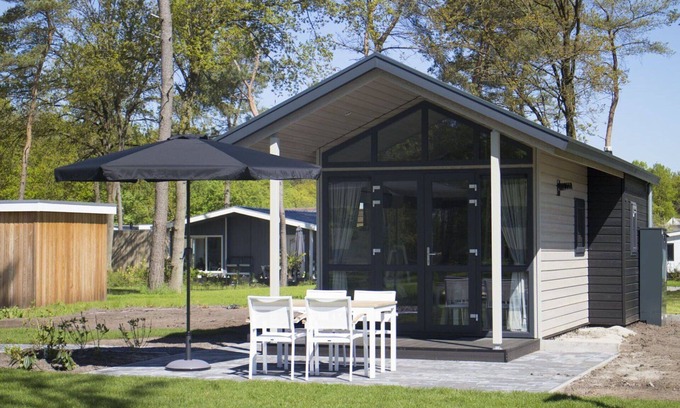 IJhorst House | Wonderful private villa for 4 guests with WIFI, pool, TV and terrace