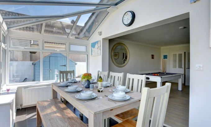 Trevone House | Wonderful private villa for 8 guests with WIFI, TV, patio, pets allowed and parking