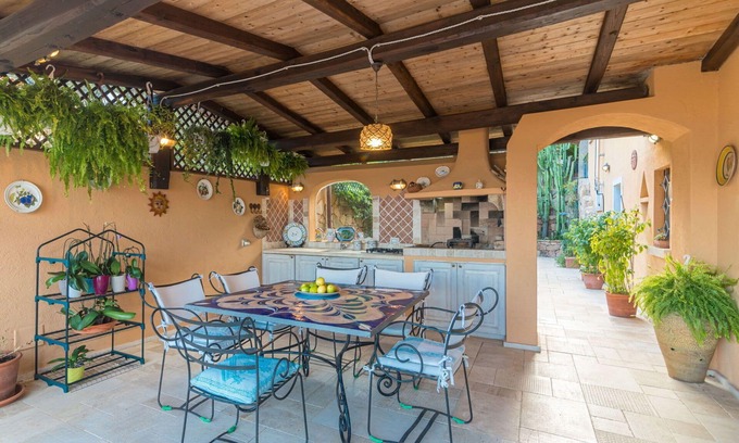 Cannigione House | Wonderful private villa for 8 guests with WIFI, A/C, TV, patio and pets allowed