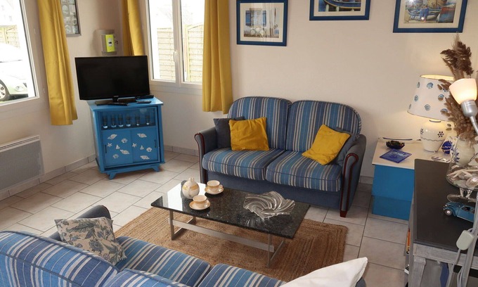 Primelin House | Wonderful private villa for 2 guests with TV and terrace