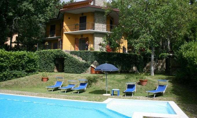 Scheggia Villa | Wonderful private villa with private pool, WIFI, TV, terrace, pets allowed, parking, close to Arezzo