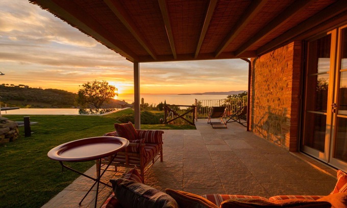 Torricella Villa | Wonderful private villa for 6 guests with WIFI, private pool, A/C, TV, pets allowed and parking