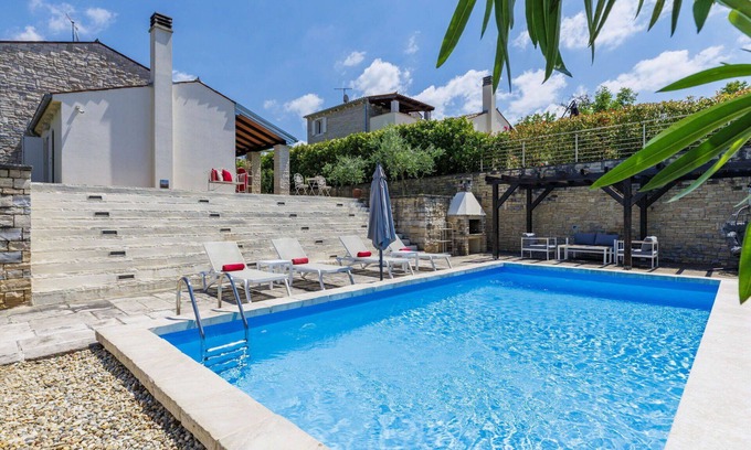 Momjan House | Wonderful private villa for 5 guests with private pool, WIFI, A/C, TV and patio