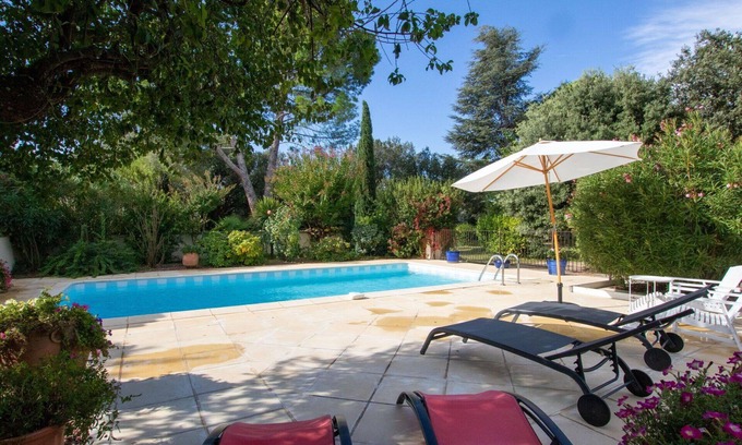 Mazan House | Wonderful private villa for 4 guests with private pool, WIFI, TV, terrace and pets allowed