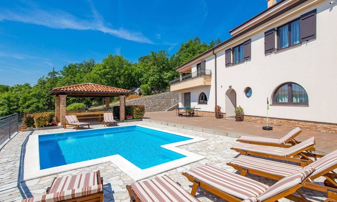 Viskovo House | Wonderful private villa for 12 people with WIFI, private pool, A/C, TV and patio
