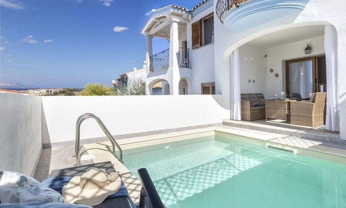 Tanaunella House | Wonderful private villa for 4 guests with WIFI, private pool, A/C, TV, patio and parking