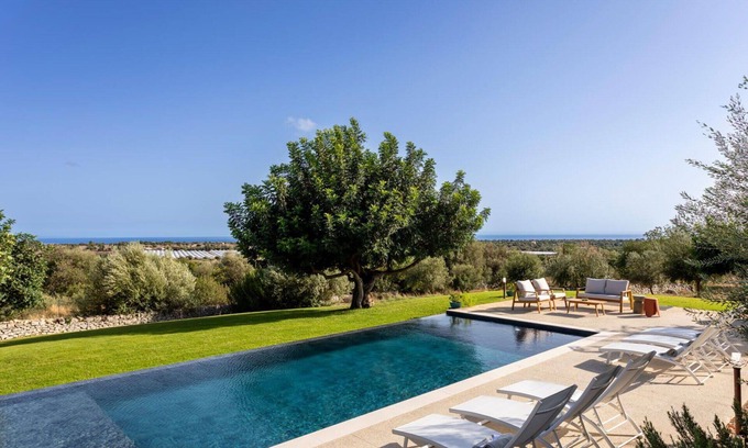 Modica Villa | Wonderful private villa for 8 people with private pool, A/C, WIFI, TV, terrace and pets allowed