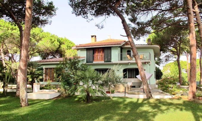 Platamona House | Wonderful private villa for 10 people with A/C, TV, terrace and pets allowed