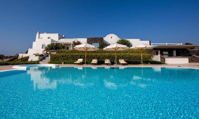 Akrotiri Villa | Wonderful Santorini Villa | 5 En-Suite Bedrooms | Villa Elysium | Heated Pool &.