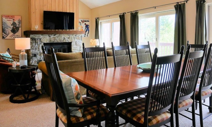 Bromley Mountain House | Wonderful space in this large, 3-Level Townhouse at Bromley's Ridges