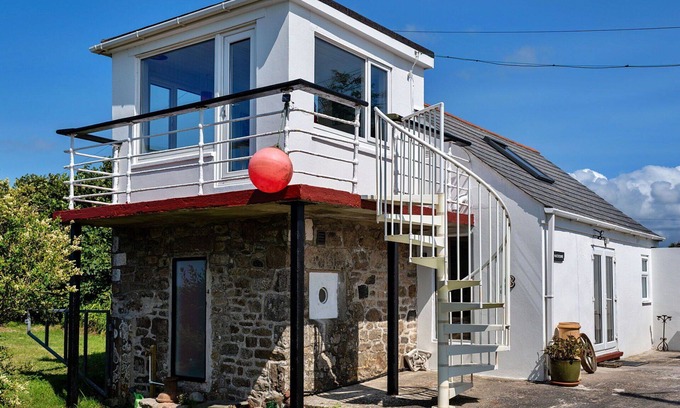 Pendeen House | Wonderful villa for 2 people with WIFI, terrace and pets allowed