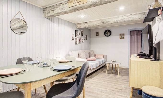 Saint-Hippolyte House | Wonderful villa for 6 people with WIFI, A/C and TV