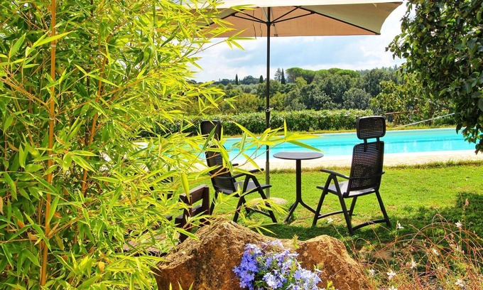 Guardistallo Villa | Wonderful villa for 6 people with WIFI, private pool, TV, pets allowed, panoramic view and park.