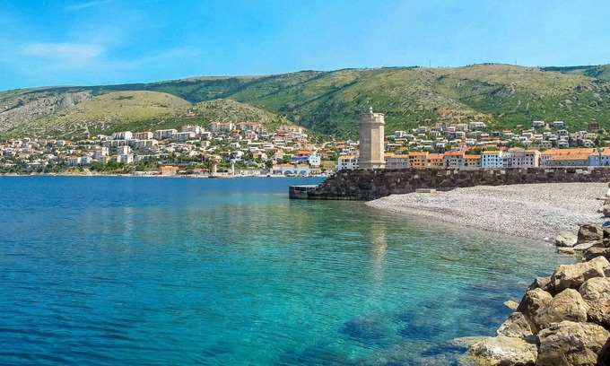 Senj House | Wonderful villa for 5 guests with private pool, WIFI, TV, terrace and parking