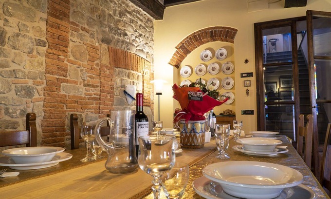 Petrognano House | Wonderful villa for 6 people with A/C, WIFI and TV, close to Lucca