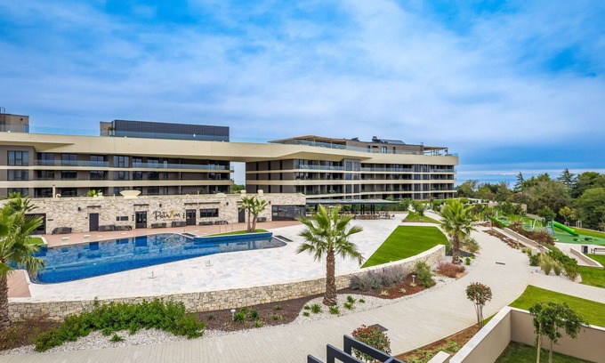 Crveni Vrh House | Wonderful villa for 8 guests with A/C, hot tub, WIFI, pool, TV and terrace