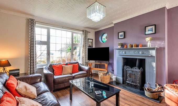 Dyffryn Ardudwy House | Wonderful villa for 11 guests with WIFI, terrace and pets allowed
