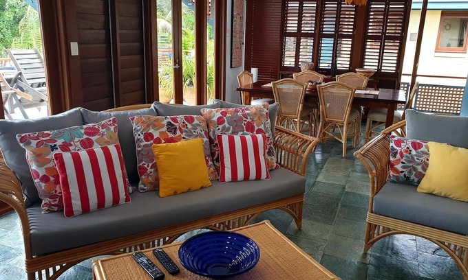 Wongaling Beach Apartment | Wongalinga Absolute Beachfront 2 Bedroom