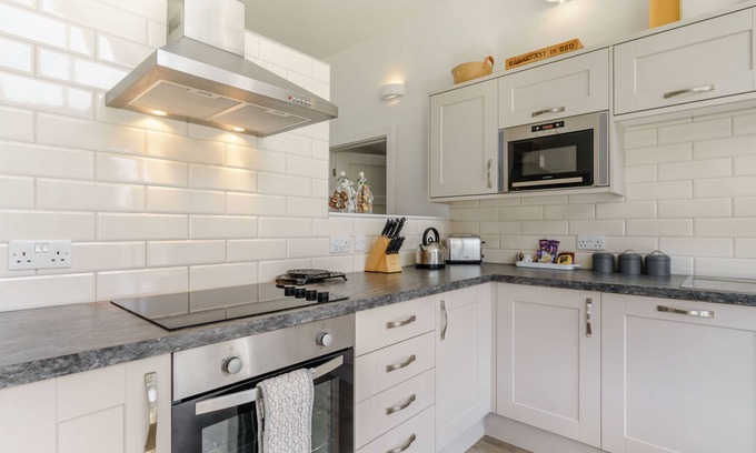 Bamburgh Cottage | Wood Sage