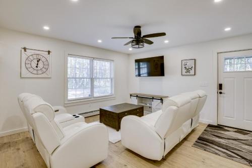 West Buxton House | Wooded Retreat with Pet-Friendly Yard in Standish