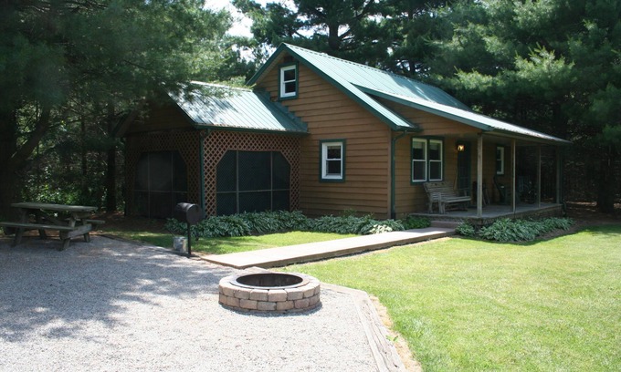 Laurelville Cabin | Woodland view-Cedar Cottage