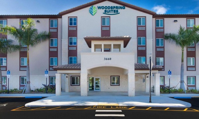 Miramar Hotel | WoodSpring Suites Miramar