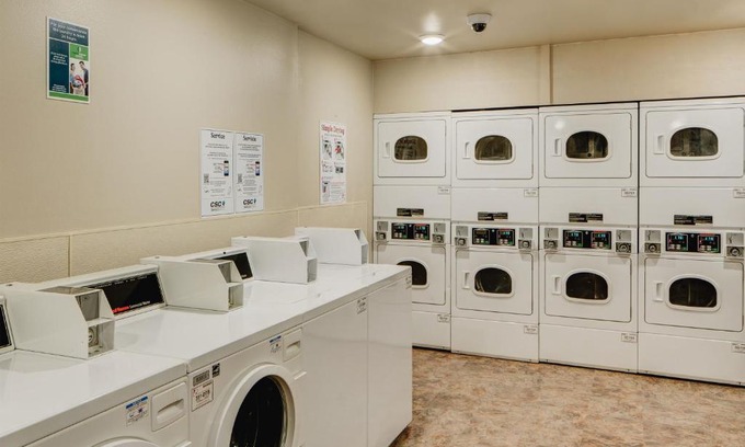 Williston Hotel | WoodSpring Suites Williston