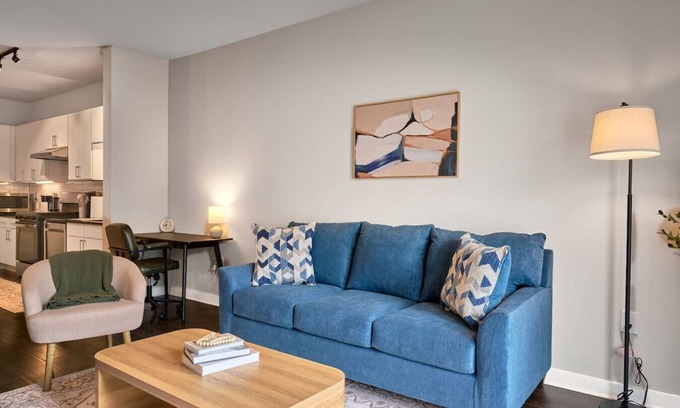 Clayton Apartment | Worker`s Sanctuary | Mins from DT Clayton