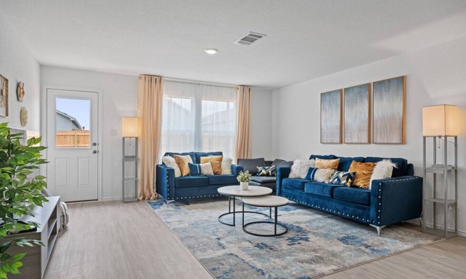 New Braunfels House | Workers Heaven in New braunfels