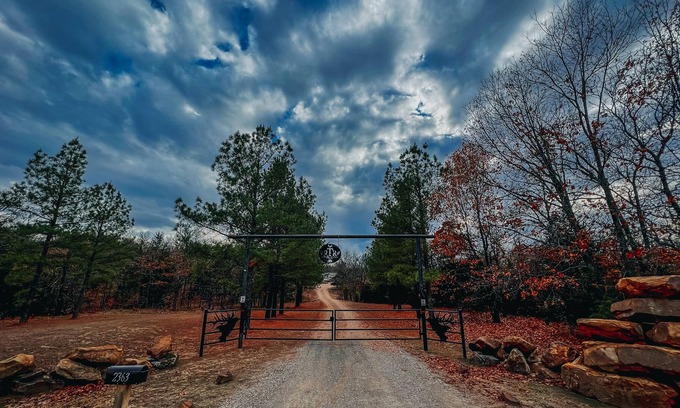 Hughes County Cabin | Working Ranch on 320 acres. Deer, Trails, Buffalo, Ponds, Rams, Views, Can-Ams!!